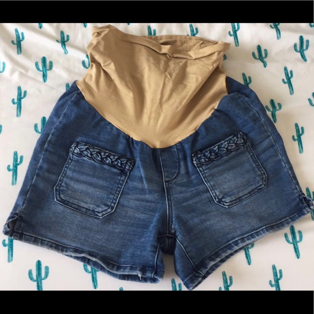 Jessica Simpson Maternity shorts